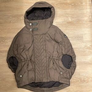 Sorel Puffy hooded cape in forest green